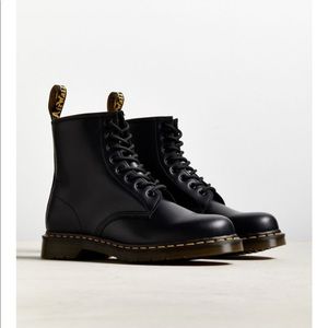 Dr. Marten 1460 8-eye boots